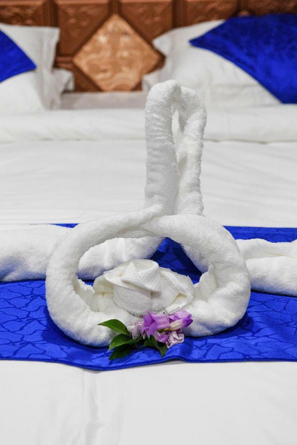 The President Hotel Нади Екстериор снимка